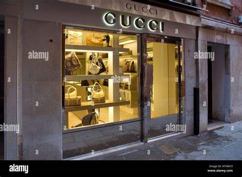 gucci italia vendita online outlet store è un negozio sicuro|gucci int official site.